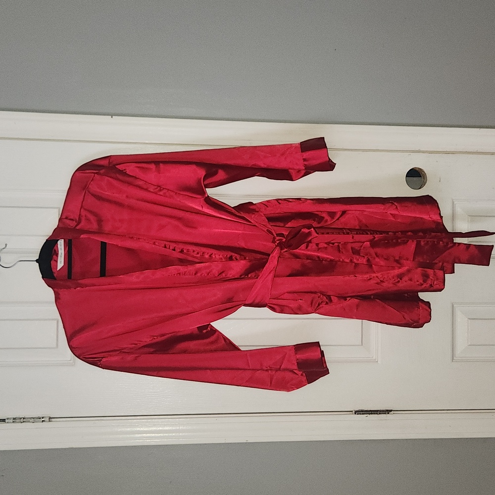 Victoria Secret Rub red satin robe